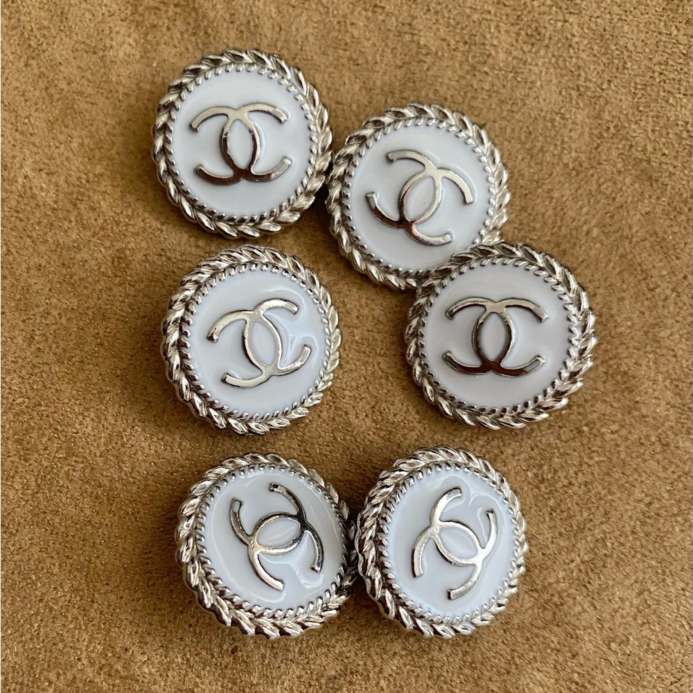 Fashion Buttons